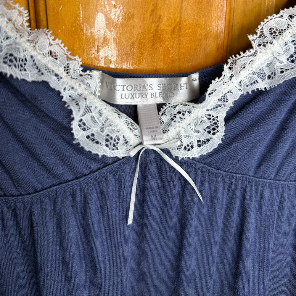 Y2K Victoria’s Secret Luxury Blend Lace Cami Slip Navy Blue Size Medium - Picture 6 of 7